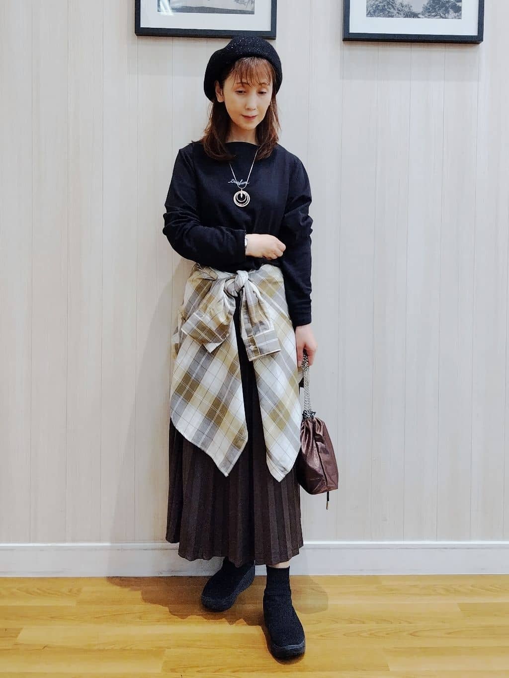 yseさんの「SHOO･LA･RUE｜【S-LL】美しく見せる ボートネックロンT」を使ったコーディネート