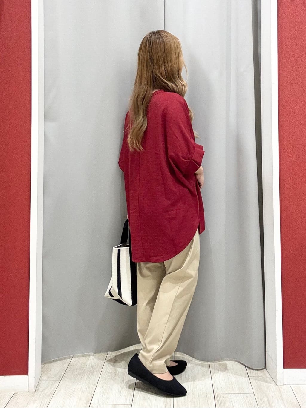 shioさんの「SHOO･LA･RUE｜【洗える】お袖のタックがアクセント インせず着られる さらさらドルマントップス」を使ったコーディネート