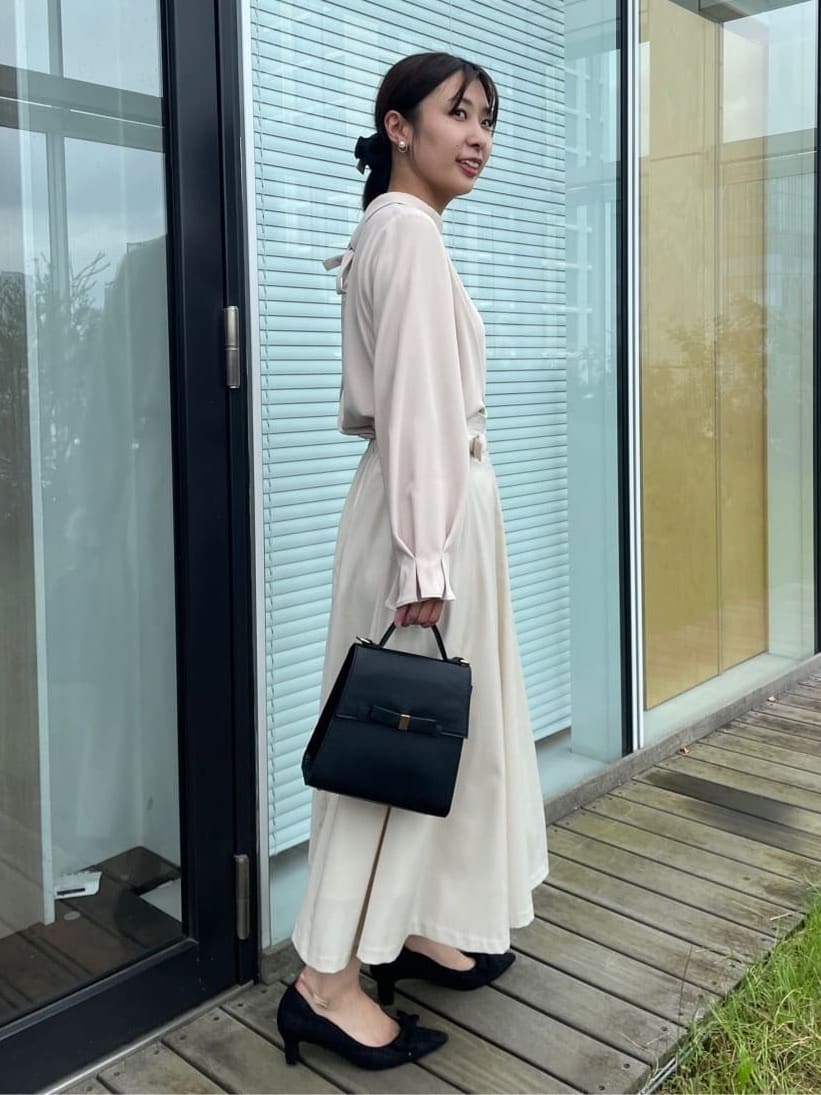 abeさんの「Couture brooch｜カットパイピングリボンパンプス」を使ったコーディネート