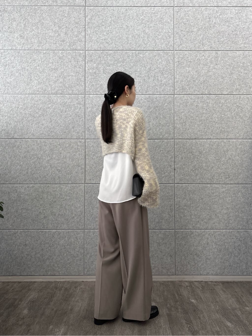 ひなさんの「INDIVI｜Comfy SET UP｜イージーストレートワイドパンツ【セットアップ対応／通勤/カセット服】」を使ったコーディネート