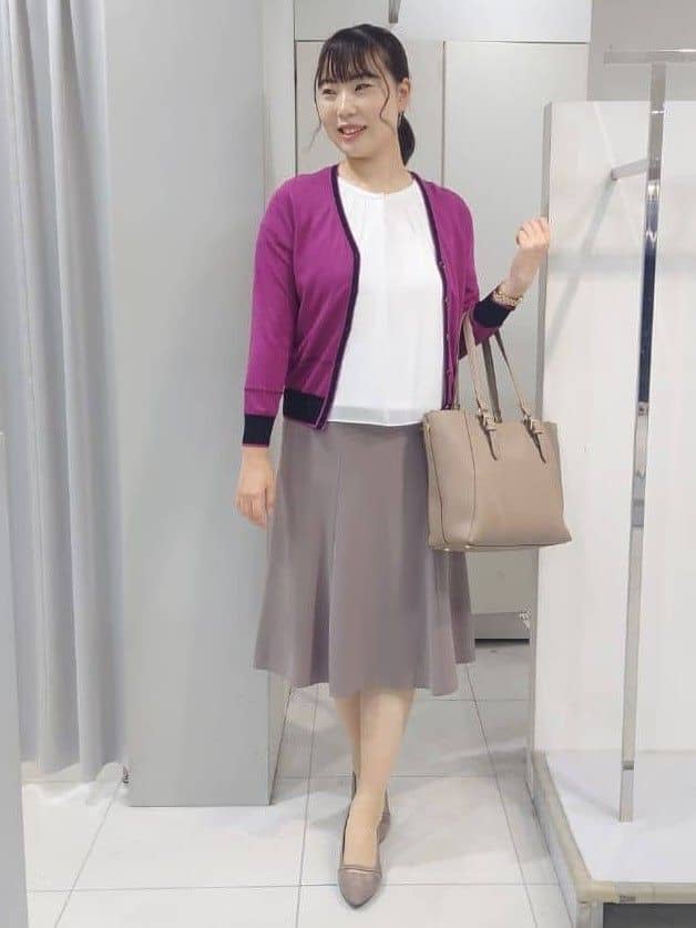 AZUSAさんの「Reflect｜【WEB先行カラーあり／手洗い可／アンサンブル可】バイカラーカーディガン」を使ったコーディネート