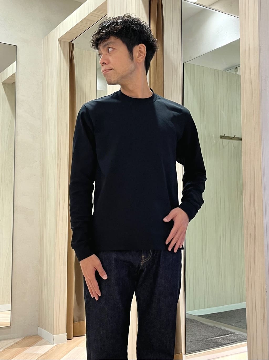 URAさんの「TAKEO KIKUCHI｜【抗菌防臭/シーズンレス】シアサッカーギンガムチェック ストレッチシャツ」を使ったコーディネート