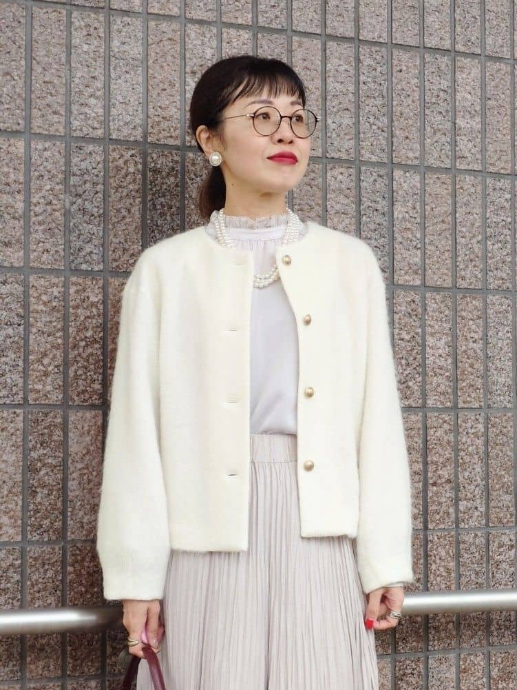 MUTSUKOさんの「UNTITLED｜【ジャケット風/メタルボタン】アルパカ混シャギーカーディガン」を使ったコーディネート
