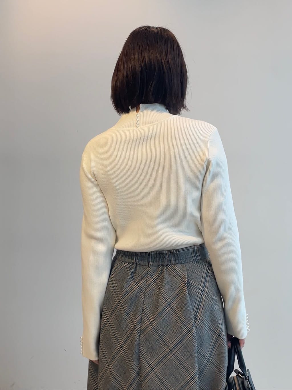 abeさんの「Couture brooch｜【通勤・大人可愛い】TRチェックスカート」を使ったコーディネート