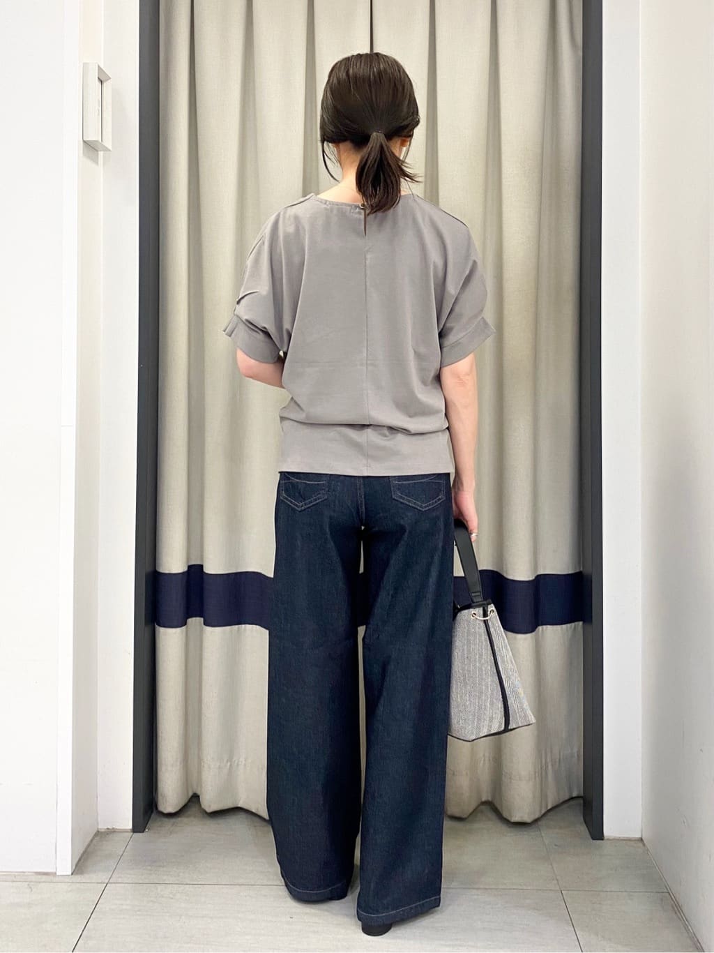 eguchiさんの「grove｜【SOMETHING&times;grove別注】LISAWIDE DENIM PANTS」を使ったコーディネート