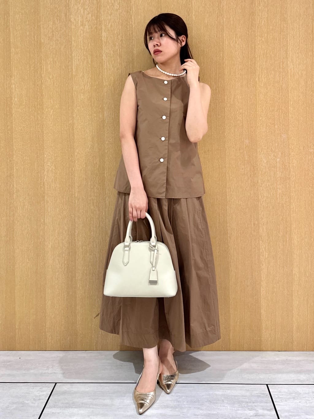 nanaさんの「UNTITLED｜【2WAY/セットアップ可/ノースリーブ/前ボタン】ファブリカブラウス」を使ったコーディネート