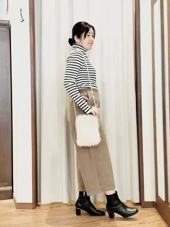 chami さんの「SHOO･LA･RUE｜【洗濯機可/撥水】フェイクファーフード ロングダウン」を使ったコーディネート