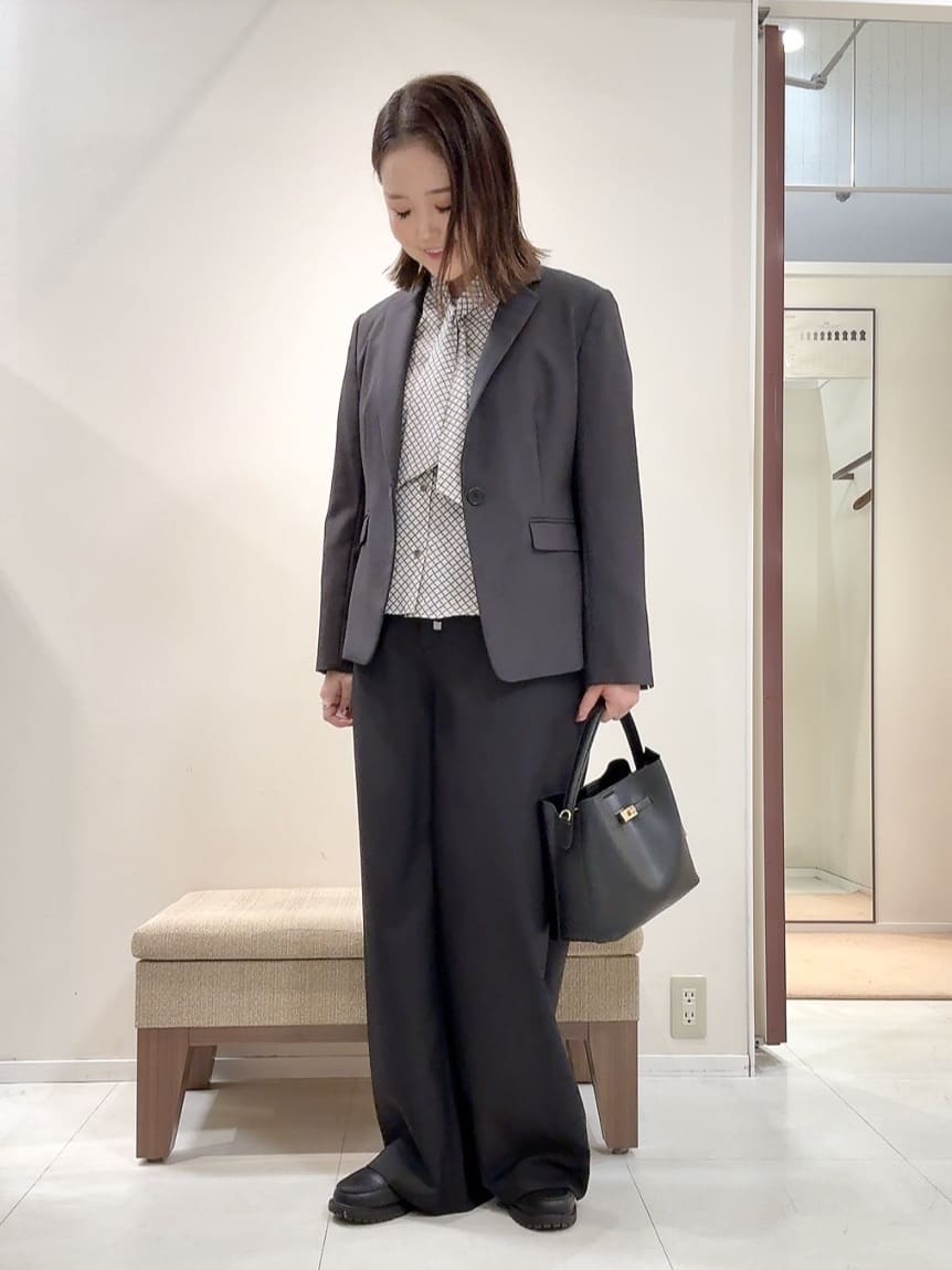 YUIさんの「UNTITLED｜【洗える/お仕事スーツ】ドライメランジ テーラードジャケット」を使ったコーディネート