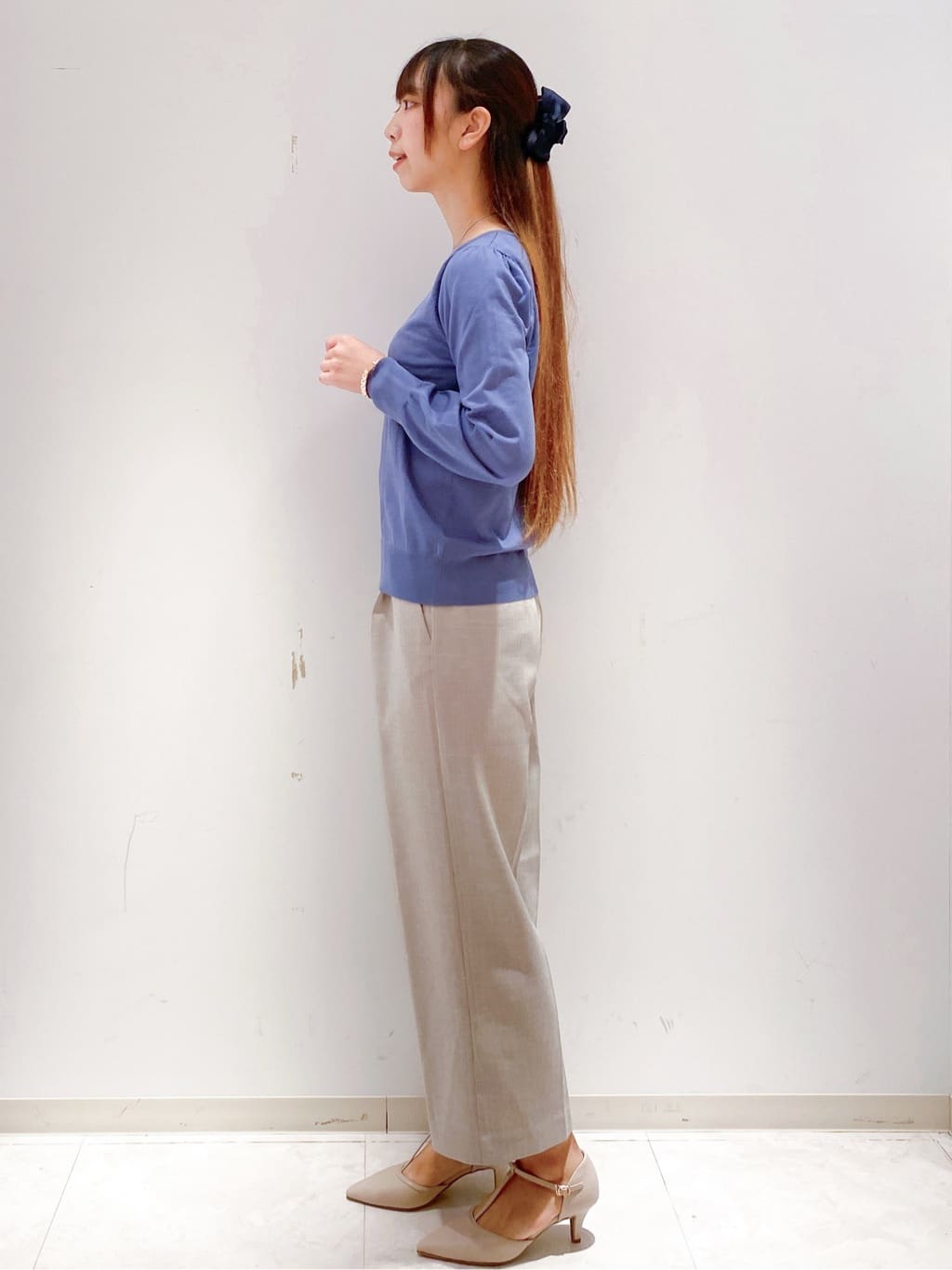 yurinaさんの「index｜パール調パーツ付きクルーネックニット【洗濯機OK】《8col／XS～3L》」を使ったコーディネート