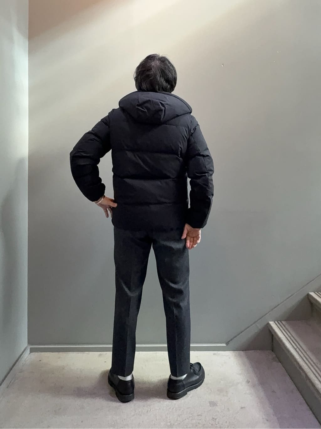 デザイナーTAKEman さんの「TAKEO KIKUCHI｜【Air Palette Knit】ワンポイント カラーニット プルオーバー」を使ったコーディネート