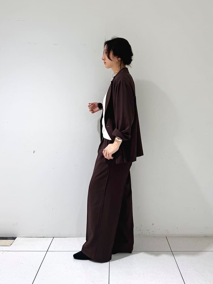 そんさんの「INDIVI｜Comfy SET UP｜イージーストレートワイドパンツ【セットアップ対応／通勤/カセット服】」を使ったコーディネート