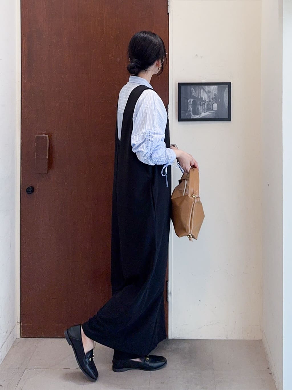 𝐇𝐢𝐫𝐨𝐦𝐢さんの「SHOO･LA･RUE｜【前後2WAY/洗える】さらっと着られるサロペット」を使ったコーディネート
