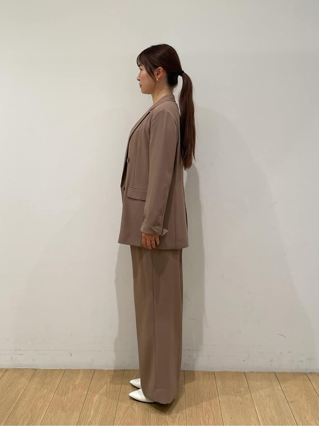 maiさんの「INDIVI｜【軽く羽織れる！】ダブルジャケット」を使ったコーディネート