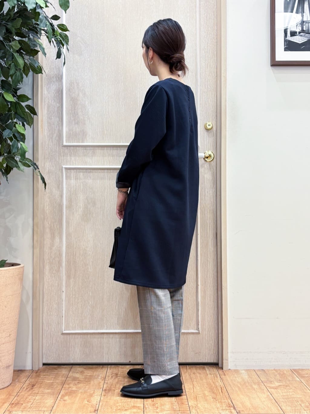 なみさんの「SHOO･LA･RUE｜【高レビュー/SS-LL/美脚シルエット】すっきりきれい見え テーパードパンツ」を使ったコーディネート