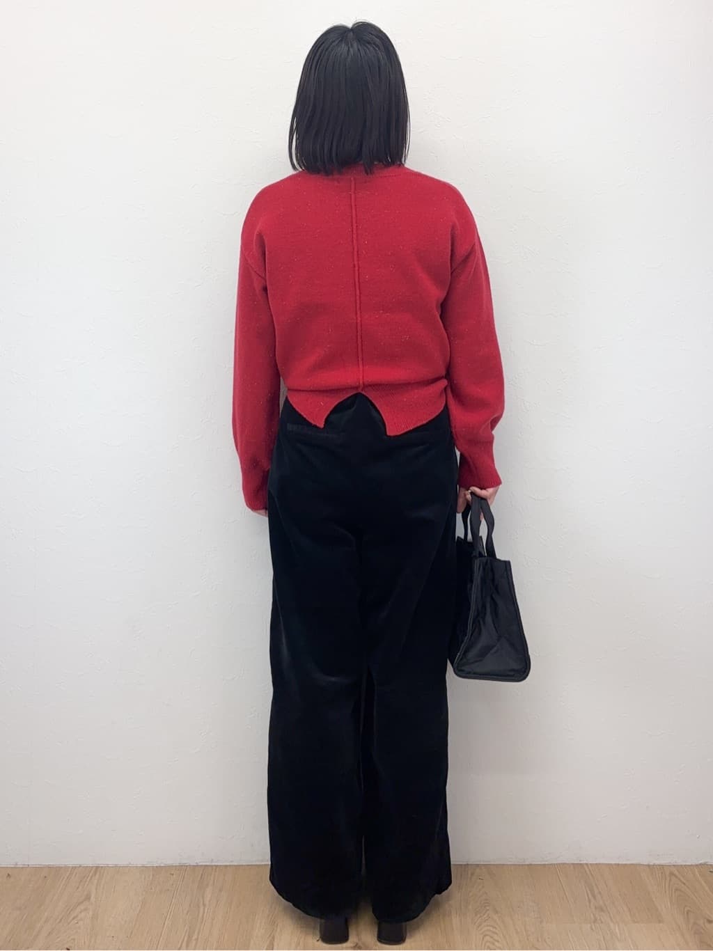 Takeさんの「OPAQUE.CLIP｜Vネックラメニット【洗濯機OK】」を使ったコーディネート