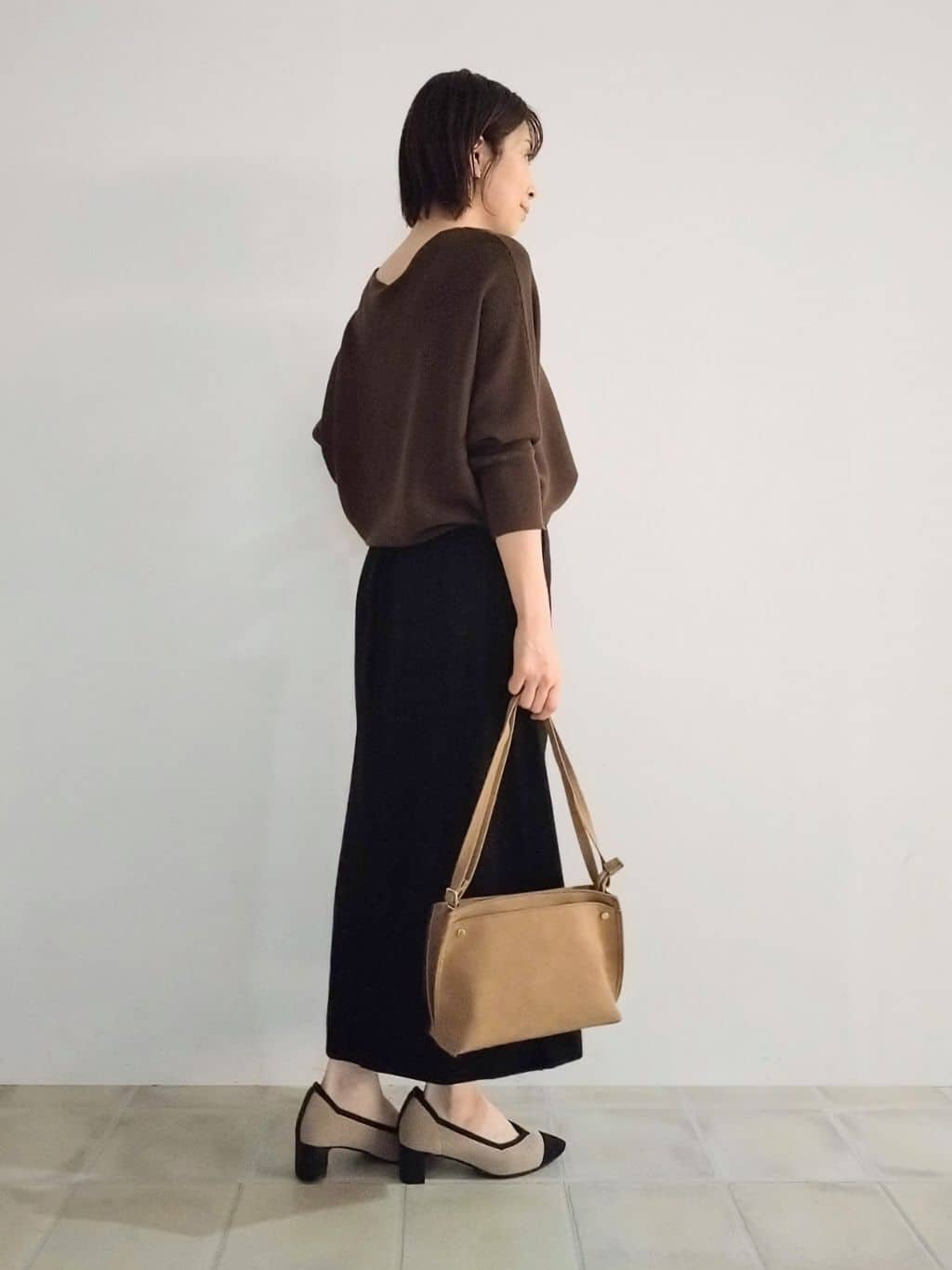 miomioさんの「SHOO･LA･RUE｜【洗濯後しわになりにくい】ポケット付き ナロースカート」を使ったコーディネート
