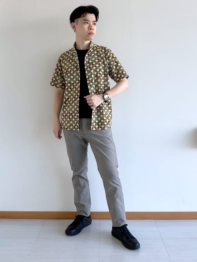 イッシーさんの「TAKEO KIKUCHI｜【COOL CITY WEAR】籠目アート柄 サッカーシャツ /通気性」を使ったコーディネート