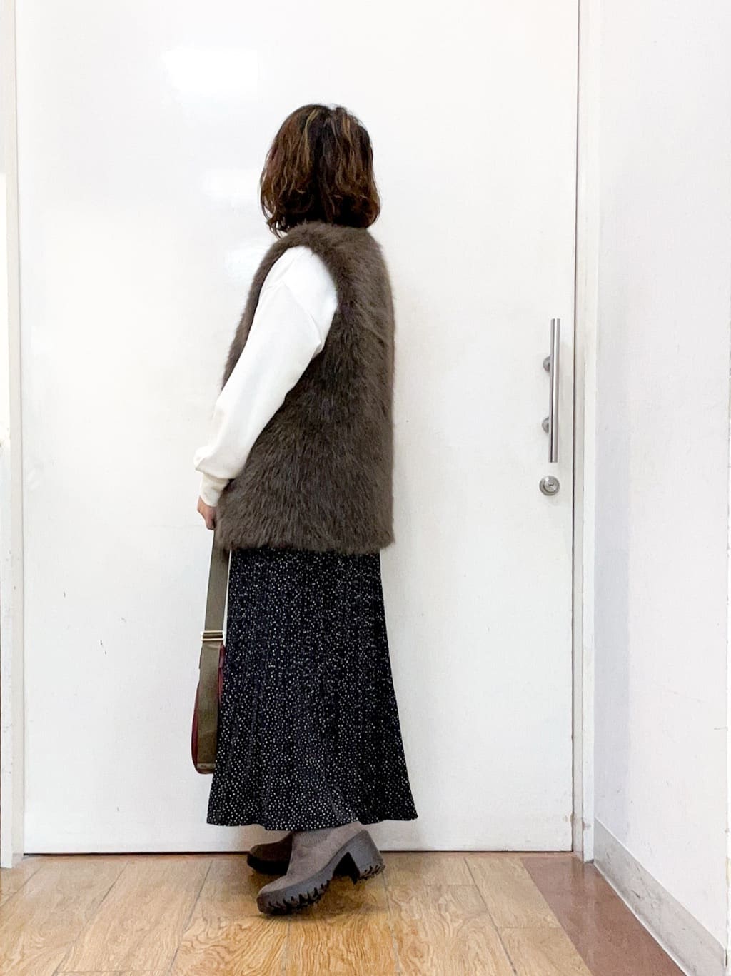 haruさんの「SHOO･LA･RUE｜【S-LL】大人のデイリースタイルに お袖タック フェイクパール付きトップス」を使ったコーディネート