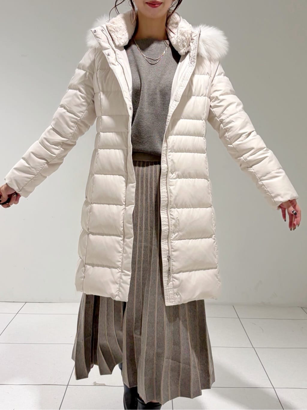 shioriさんの「INDIVI｜【洗える／SETUP可能】ジャカードボートネックニット」を使ったコーディネート