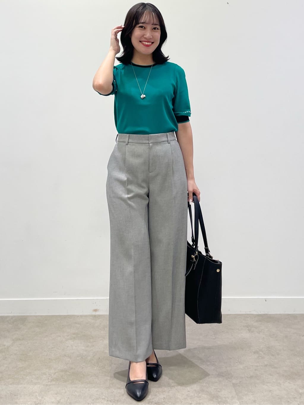yukariさんの「Reflect｜【WEB先行カラーあり／手洗い可／アンサンブル可】バイカラー五分袖ニット」を使ったコーディネート