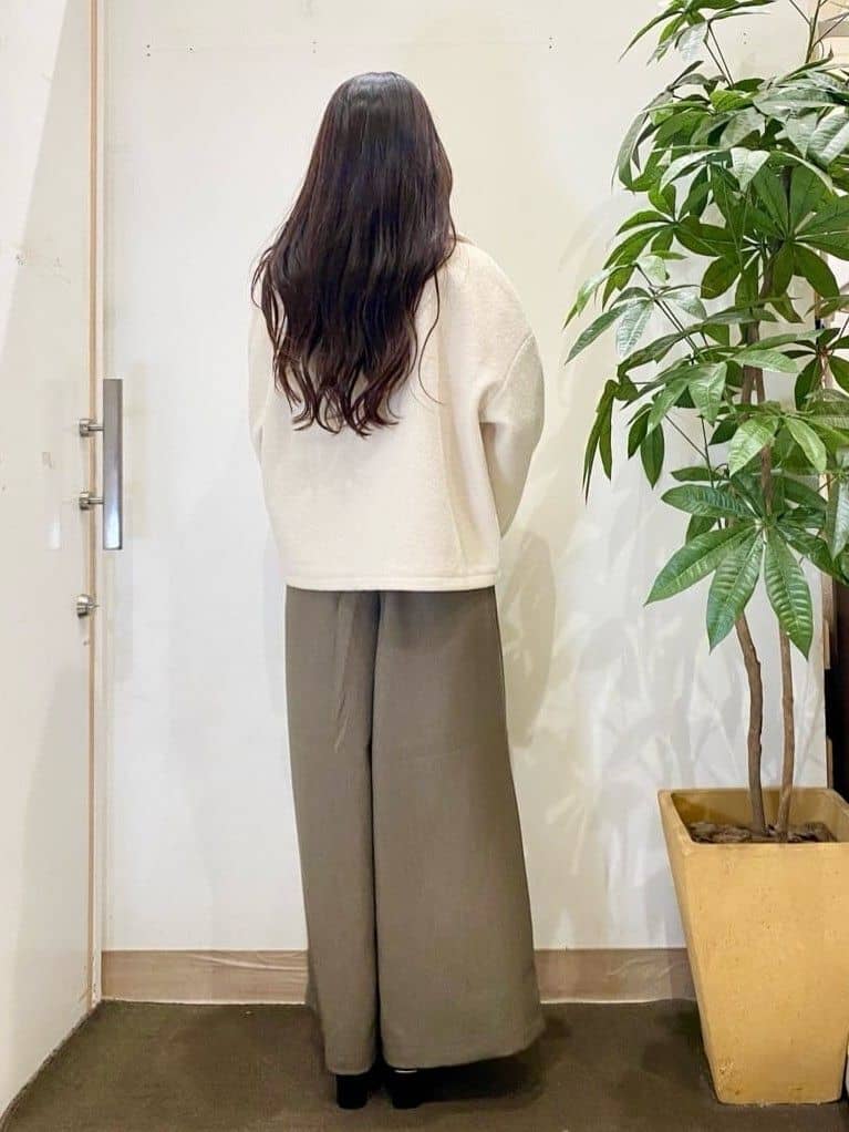AYUMIさんの「SHOO･LA･RUE｜【着丈選べる/S-LL】スタイルアップが叶う ベルト付きワイドパンツ」を使ったコーディネート