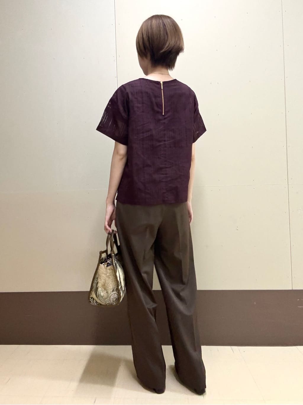 mioさんの「UNTITLED｜【洗える/はっ水/後ろウエストゴム】ストレッチ2タックワイドパンツ」を使ったコーディネート