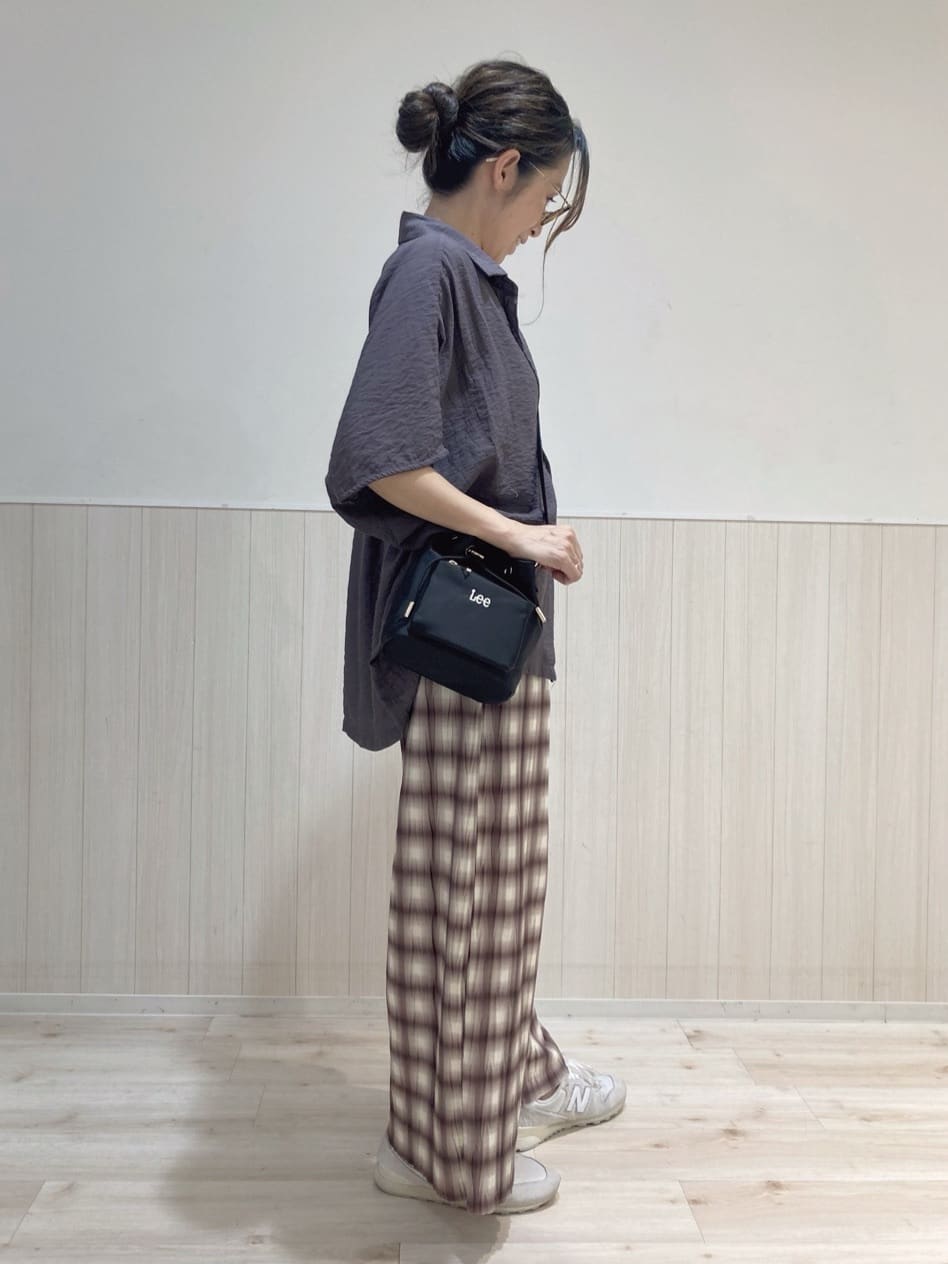 りょうちんさんの「SHOO･LA･RUE｜【洗える/S-LL/5分袖】1枚でも羽織としても。さらさらドレープシャツ」を使ったコーディネート