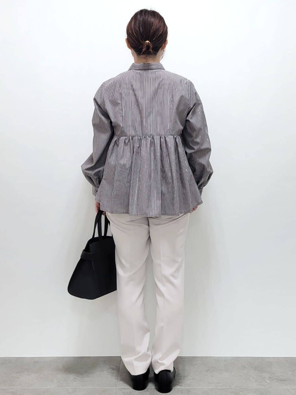 kinaさんの「index｜《XS-LLサイズ》ストレッチテーパードパンツ／セットアップ対応【洗濯機洗い可／イージーアイロン／防」を使ったコーディネート