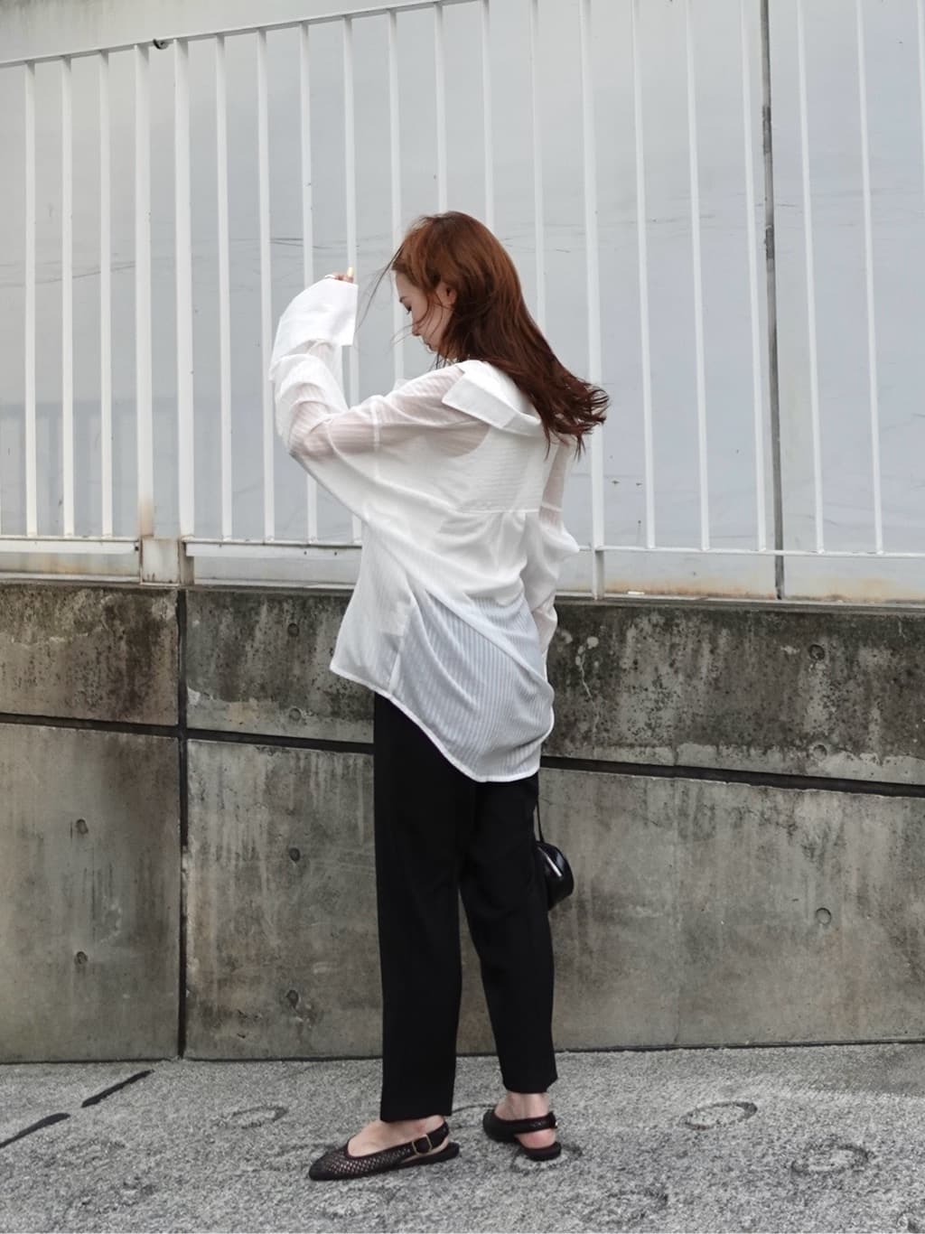 mitsukiさんの「INDIVI｜Comfy SET UP｜イージーテーパードパンツ【セットアップ対応／通勤/カセット服】」を使ったコーディネート