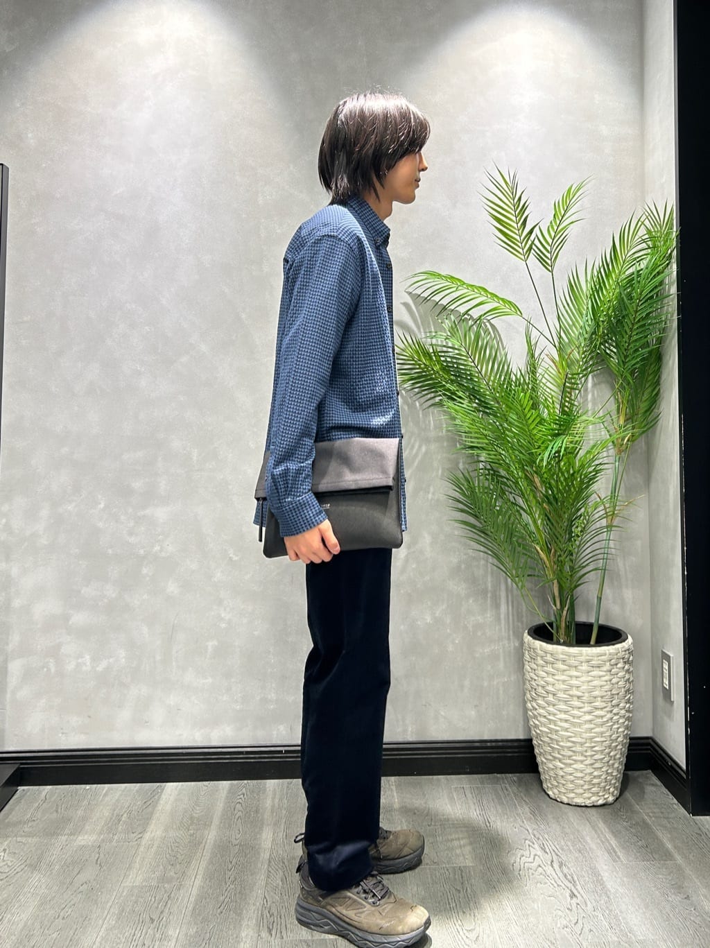 ruiさんの「TAKEO KIKUCHI｜【抗菌防臭/シーズンレス】シアサッカーギンガムチェック ストレッチシャツ」を使ったコーディネート