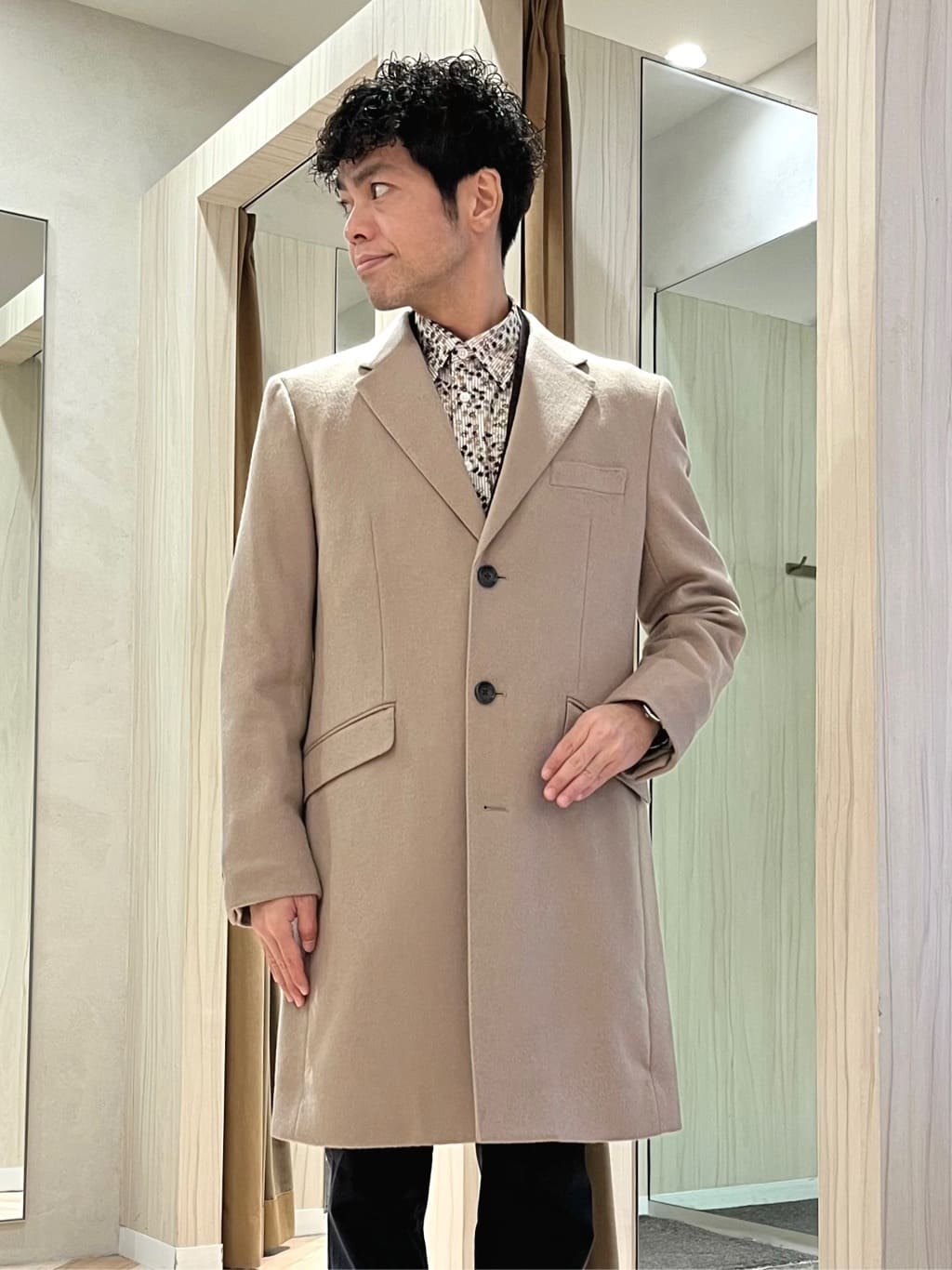 URAさんの「TAKEO KIKUCHI｜カシミヤブレンド ビーバー調チェスターコート」を使ったコーディネート