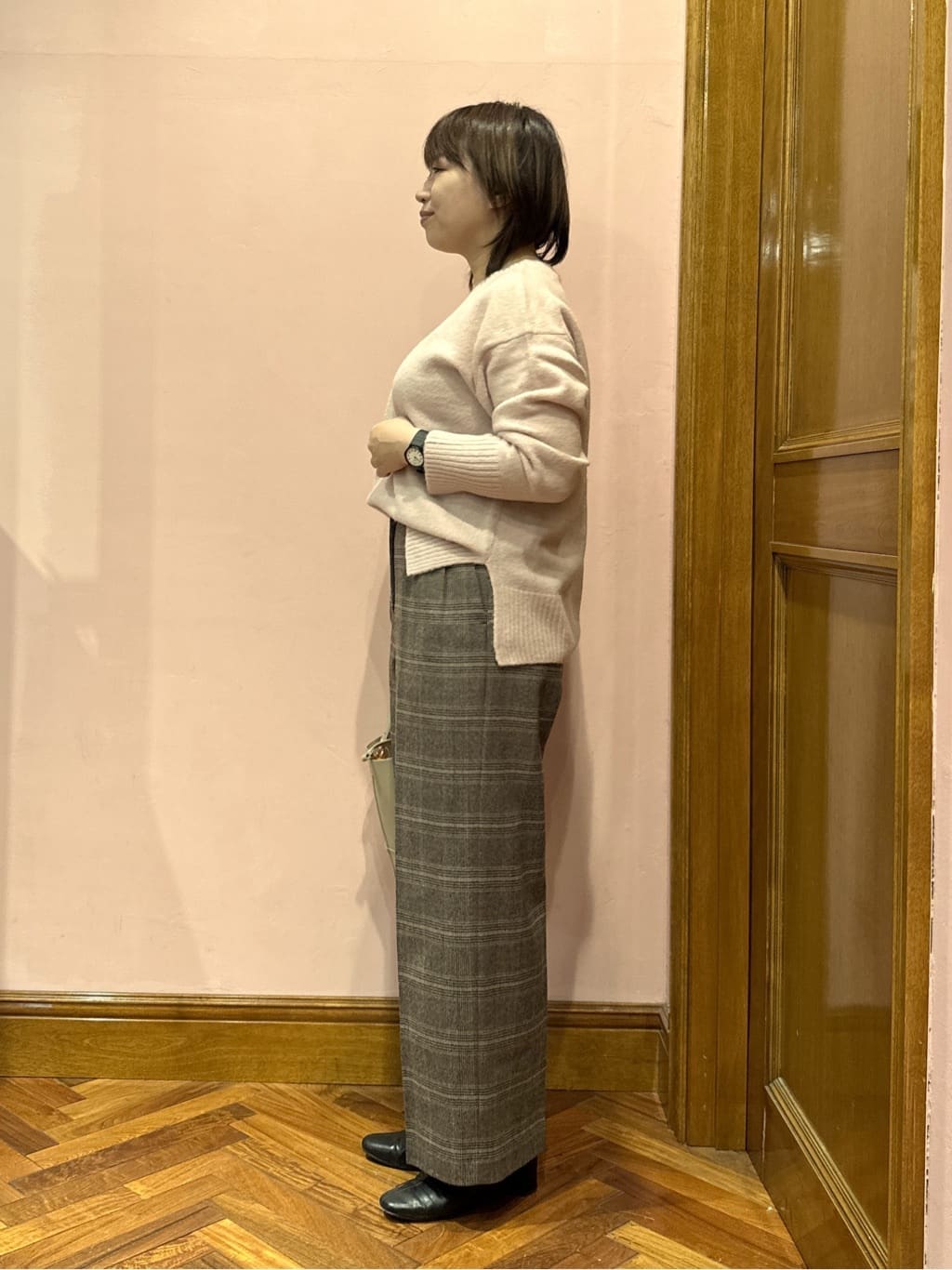 komatsuさんの「DRESSTERIOR｜アルパカブレンドVネックニット」を使ったコーディネート