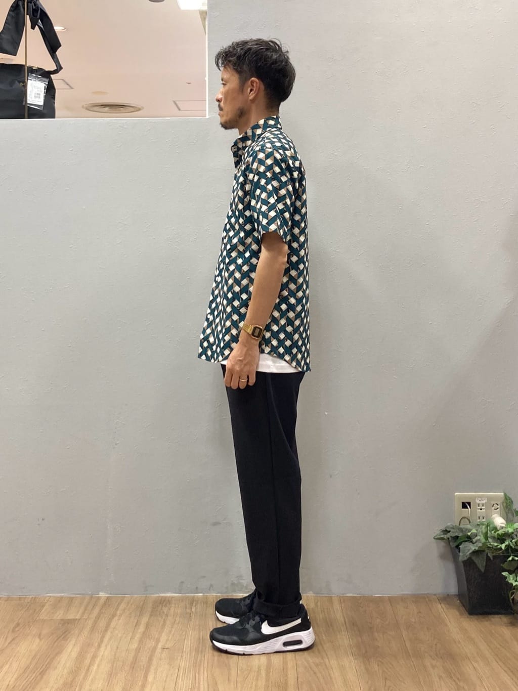 シュンさんの「TAKEO KIKUCHI｜【COOL CITY WEAR】籠目アート柄 サッカーシャツ /通気性」を使ったコーディネート