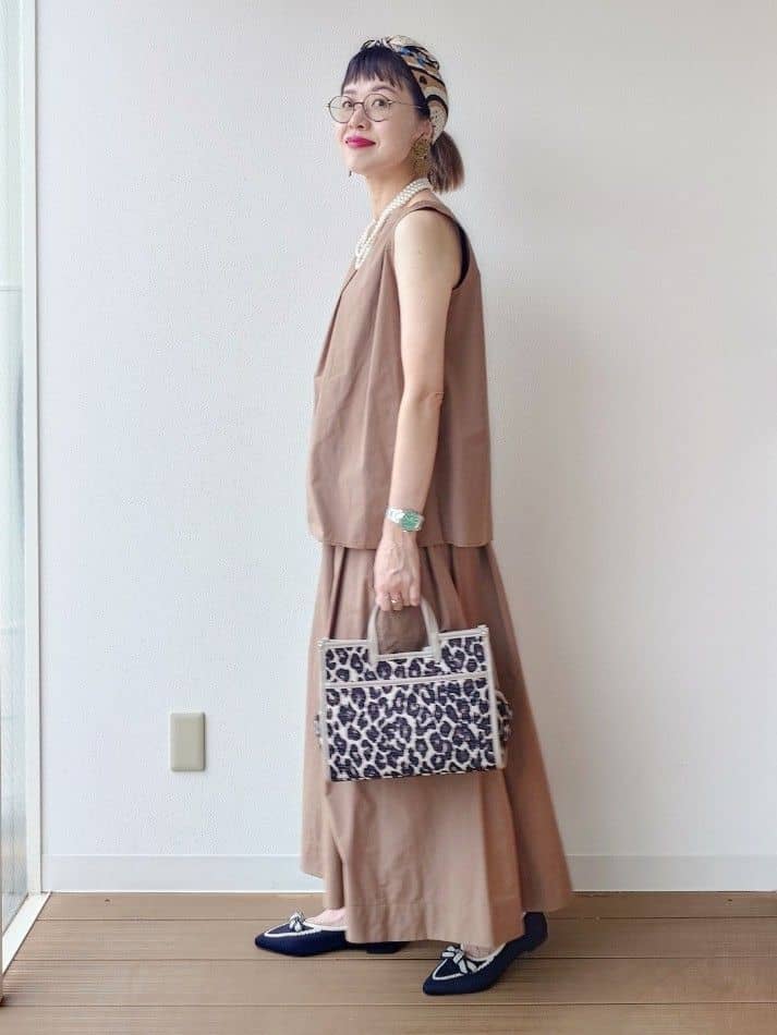 MUTSUKOさんの「UNTITLED｜【2WAY/セットアップ可/ノースリーブ/前ボタン】ファブリカブラウス」を使ったコーディネート