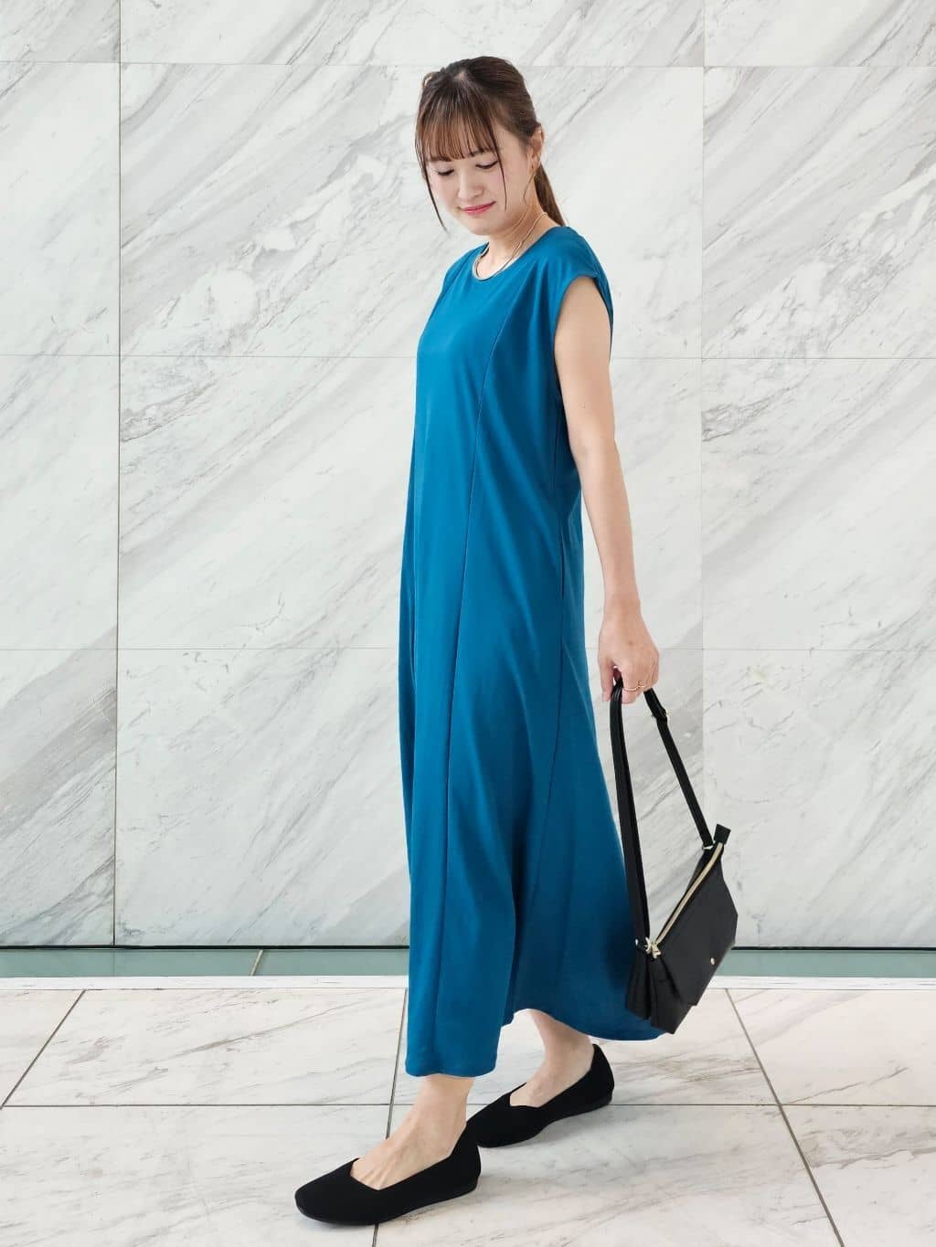 ゆゆさんの「SHOO･LA･RUE｜【S-LL/ひんやり】切替ラインですっきりと 1枚で着られるロングワンピース」を使ったコーディネート