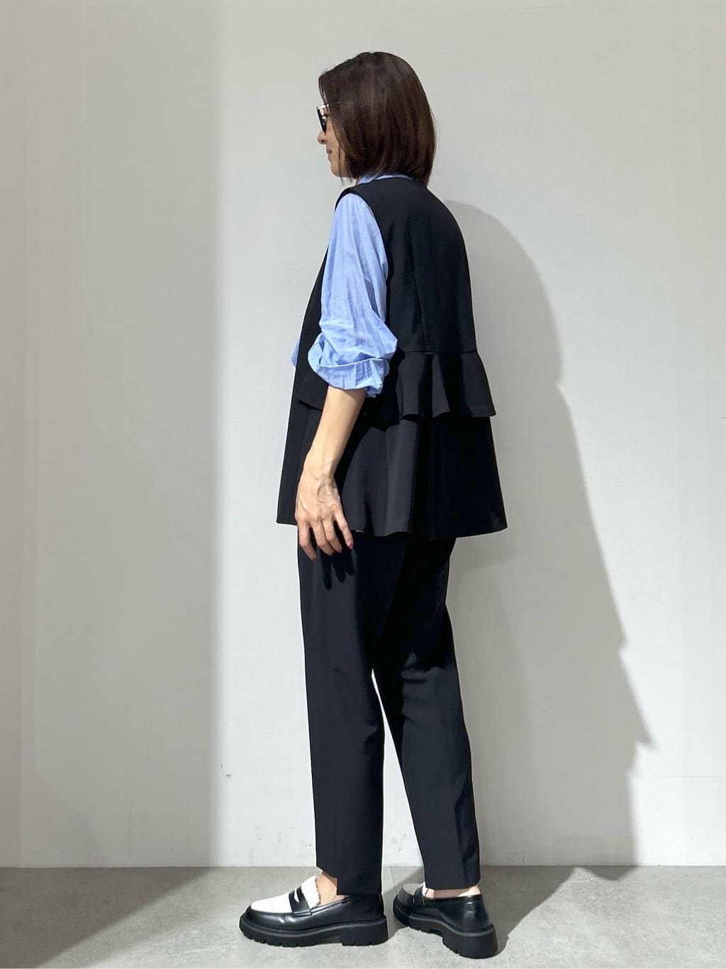 NAKAさんの「OPAQUE.CLIP｜ステップヘムテーパードパンツ／セットアップ対応可【洗濯機洗い可】」を使ったコーディネート