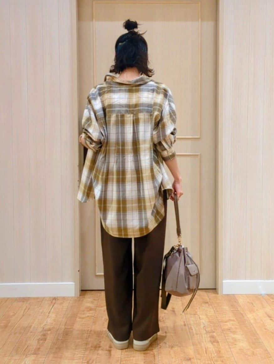 massuさんの「SHOO･LA･RUE｜【S-LL/ひんやり/前後2WAY】シンプルだから使いやすい テレコTシャツ」を使ったコーディネート