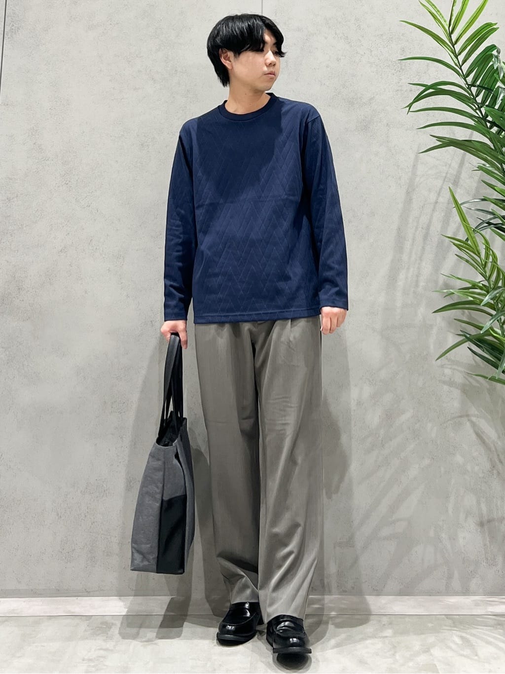 SHI-MAさんの「THE SHOP TK｜リンクスジオメトリック長袖Tシャツ【サスティナブル素材使用/洗濯機OK】」を使ったコーディネート
