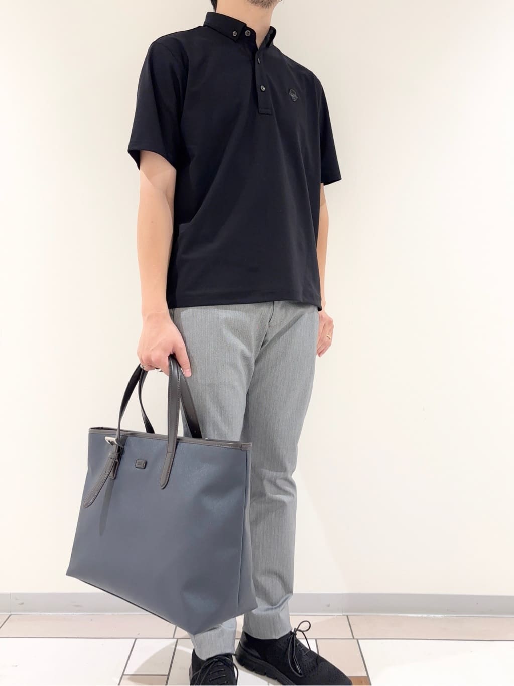 及川さんの「TAKEO KIKUCHI｜【COOL CITY WEAR】エアートール ポロシャツ /接触冷感・通気性」を使ったコーディネート