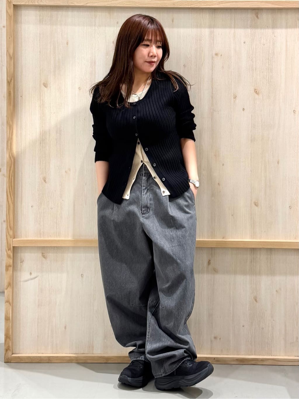 nanaさんの「THE SHOP TK｜【アンチピリング/静電気防止/洗える】ヘンリーレイヤードニット」を使ったコーディネート
