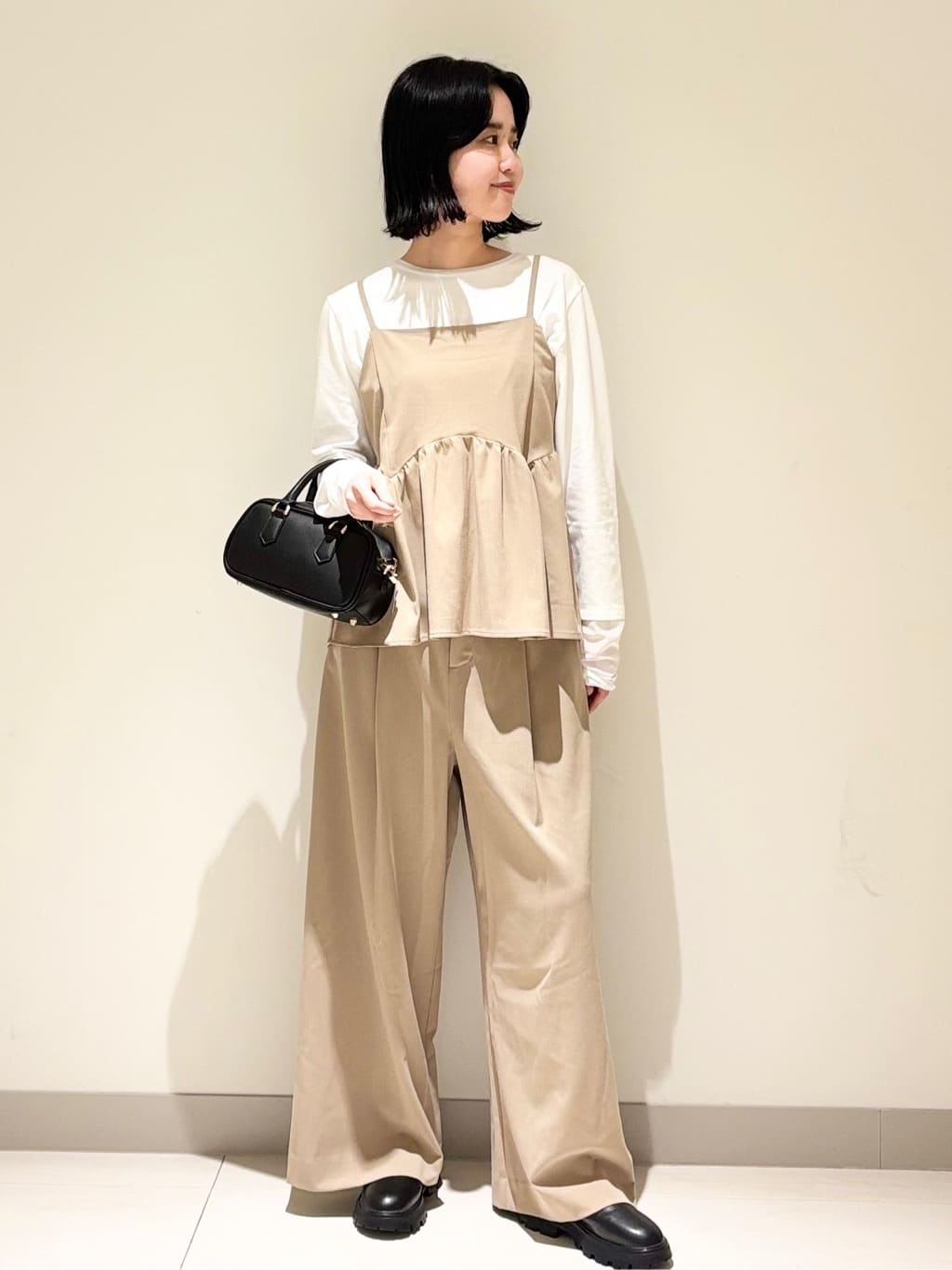 mayuさんの「Dessin｜【セットアップ可・洗える】ハイウエストタックパンツ」を使ったコーディネート