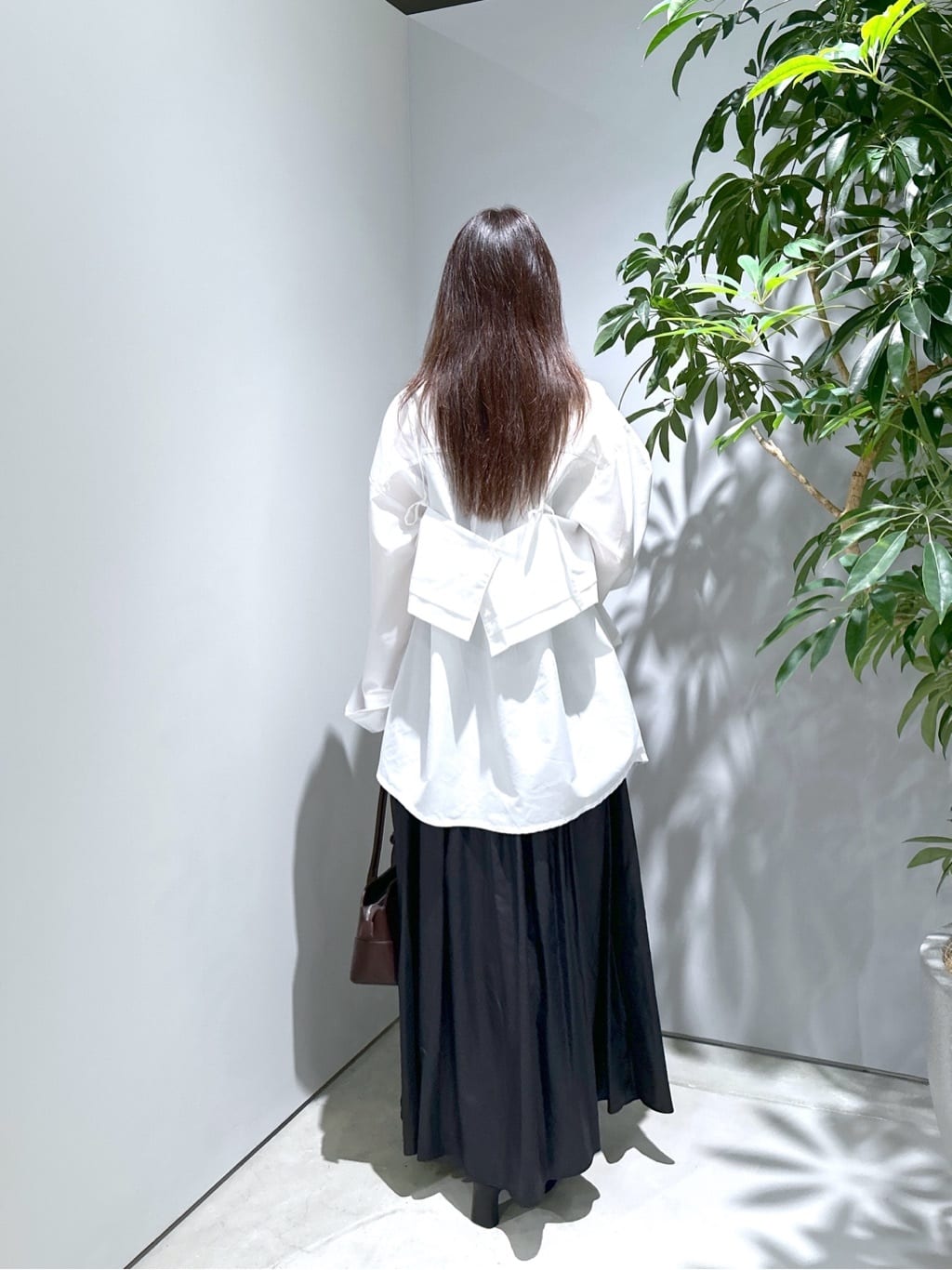 Renoさんの「INDIVI｜レザーライクマキシスカート」を使ったコーディネート
