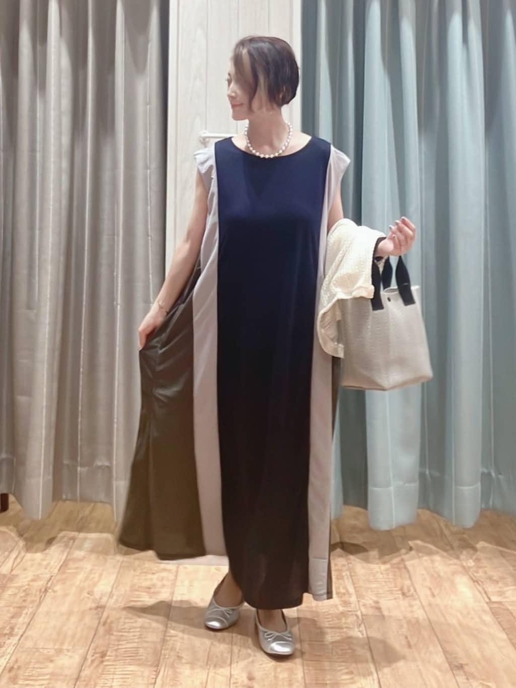 aaamiさんの「SHOO･LA･RUE｜【洗える/S-LL】季節の変わり目に 透かし柄が涼やか ジップブルゾン」を使ったコーディネート
