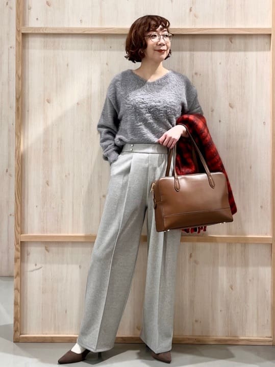 nakoさんの「THE SHOP TK｜【華やかで柔らか】ふわふわフェザーニット/洗える・前後2WAY」を使ったコーディネート