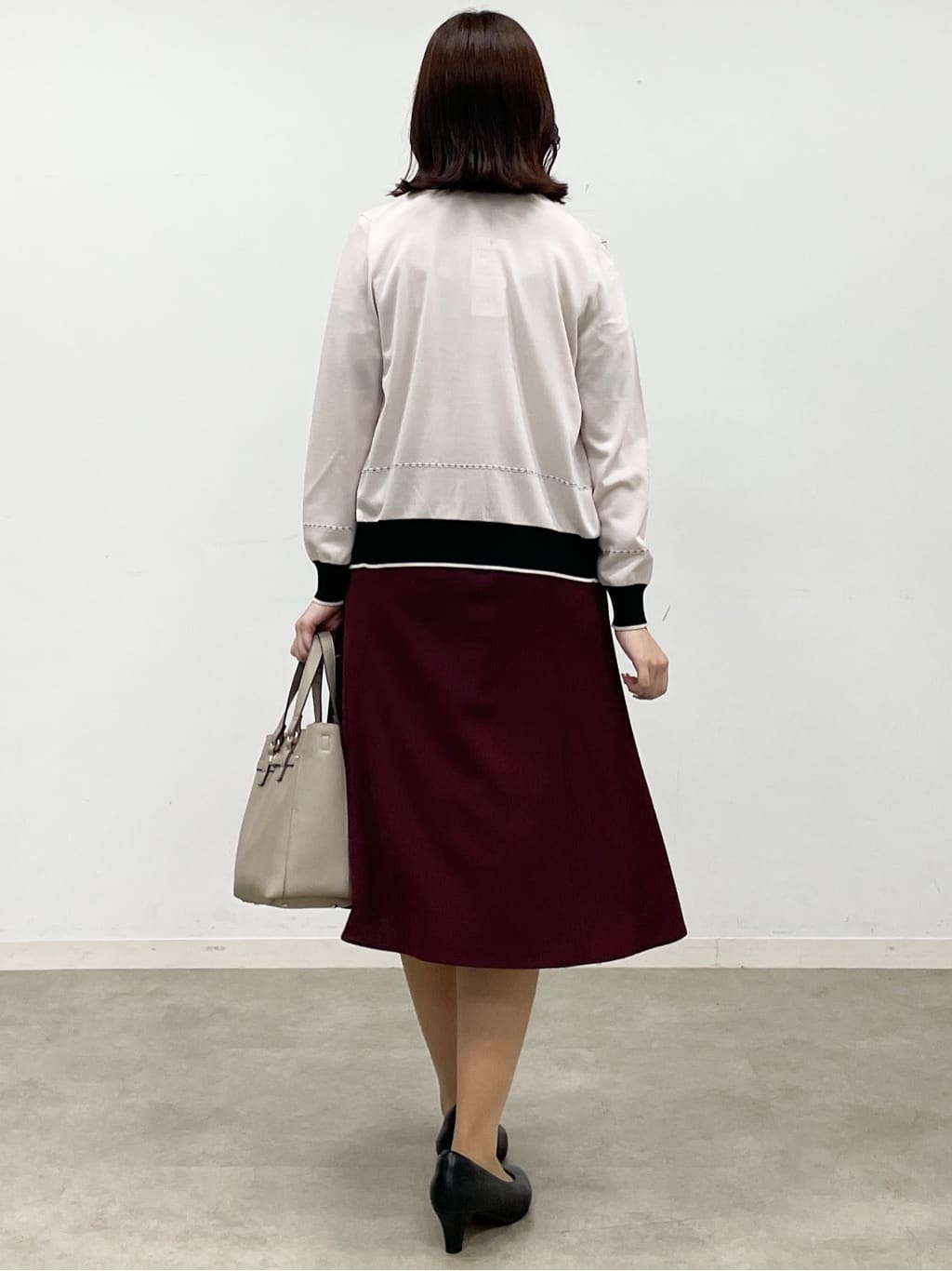 yukariさんの「Reflect｜【WEB先行カラーあり／手洗い可／アンサンブル可】バイカラーカーディガン」を使ったコーディネート