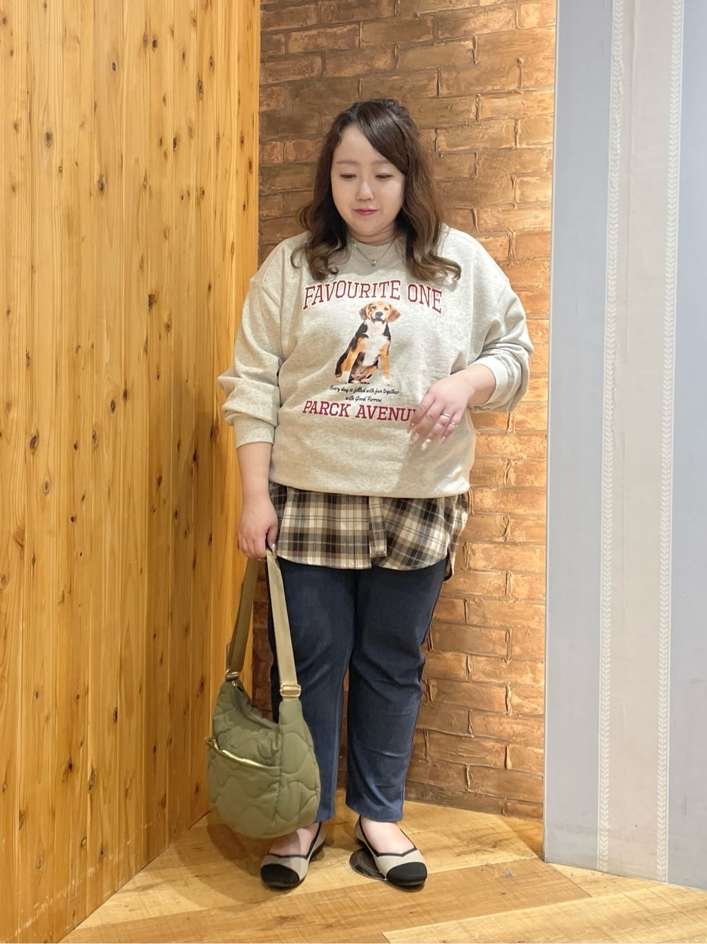 Risaさんの「SHOO･LA･RUE｜【S-LL】柔らかさが癖になる 起毛コットン オーバーサイズシャツ」を使ったコーディネート