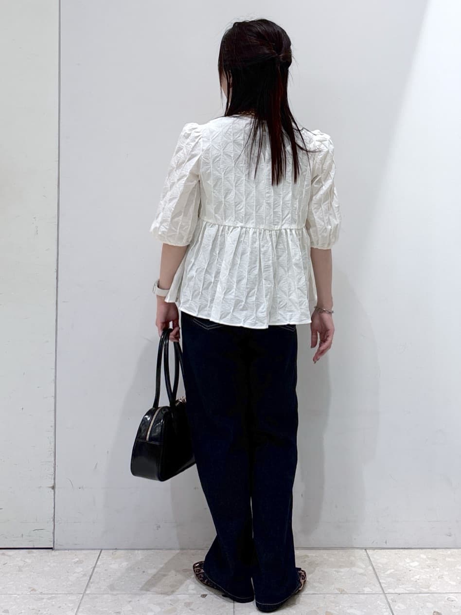 mameさんの「OPAQUE.CLIP｜ふくれジャカードペプラムブラウス【洗濯機洗い可】」を使ったコーディネート