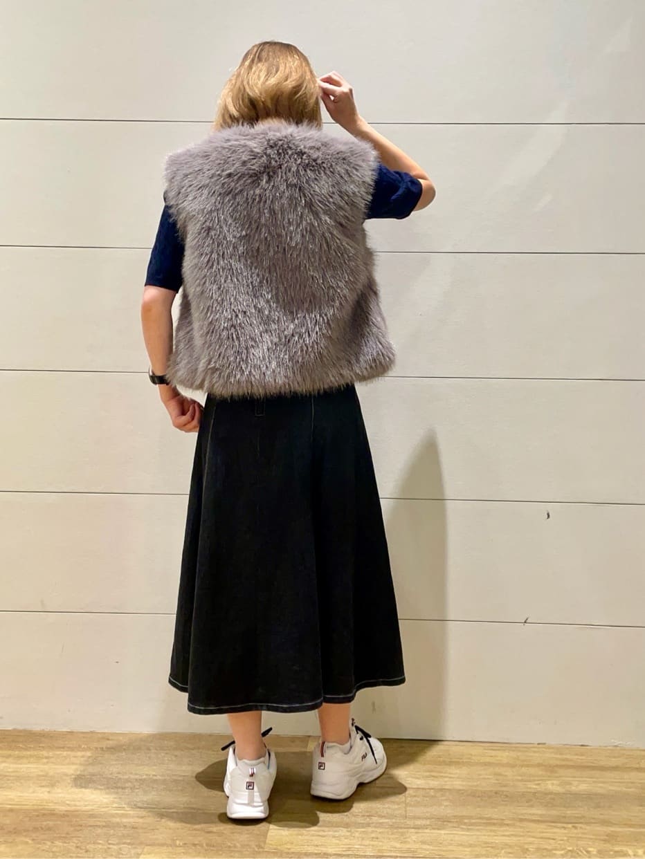 Ryoさんの「THE SHOP TK｜フェイクファーベスト」を使ったコーディネート