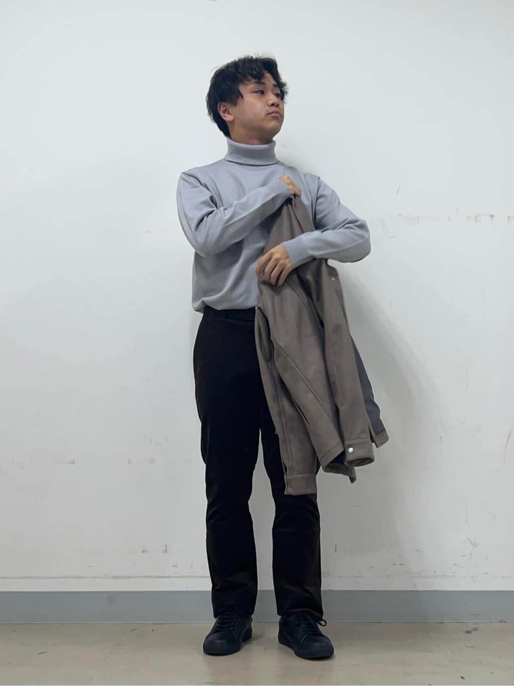 Hiroさんの「TAKEO KIKUCHI｜アンチピリング タートルネック ニット」を使ったコーディネート