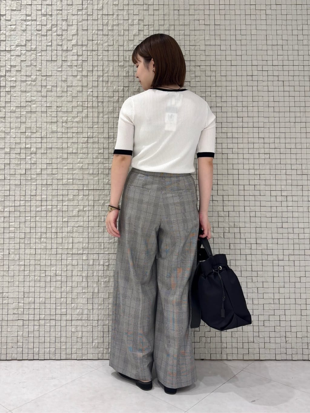 sakuさんの「INDIVI｜【褒められパンツ】ワンタックワイドパンツ」を使ったコーディネート